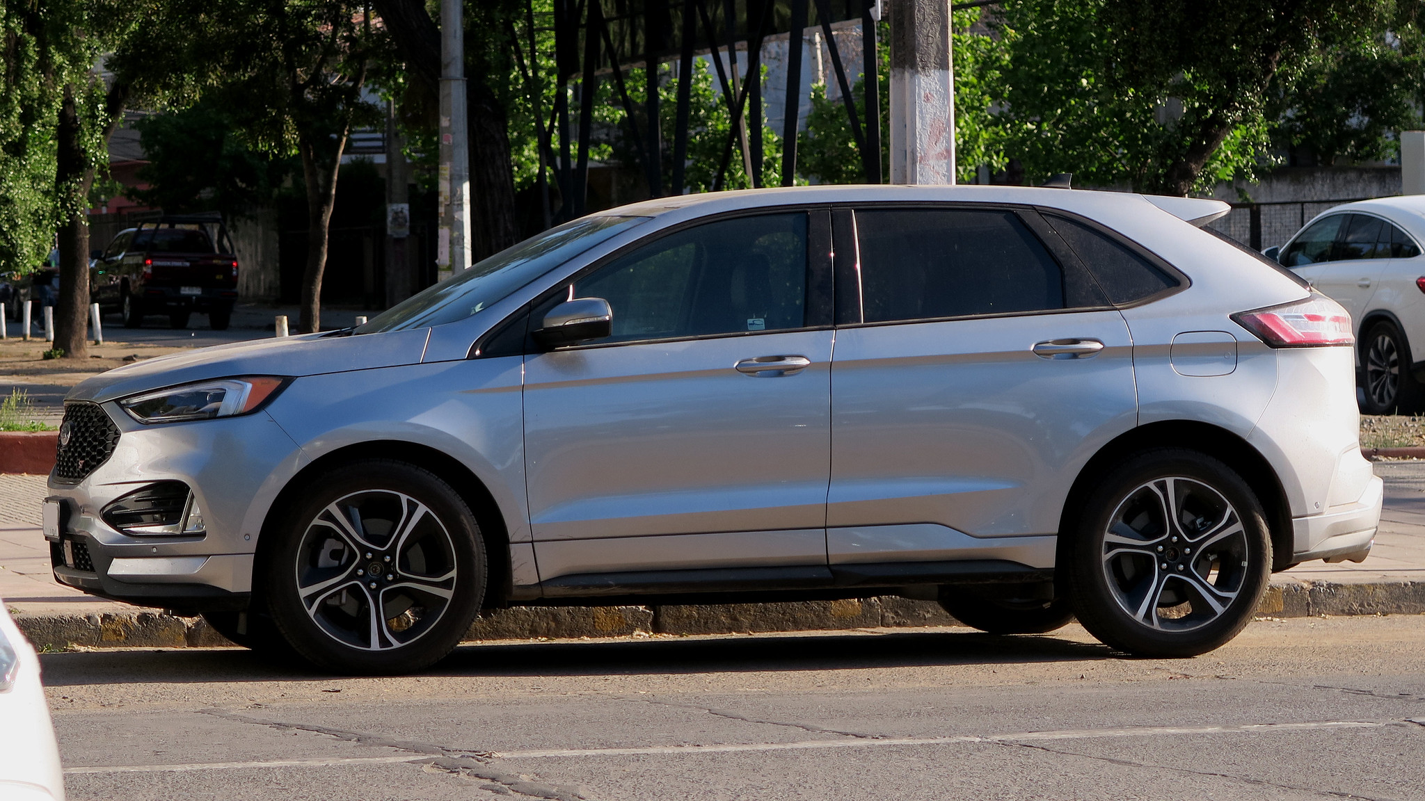 Which Is Bigger Ford Edge or Escape? | Brewster Ford